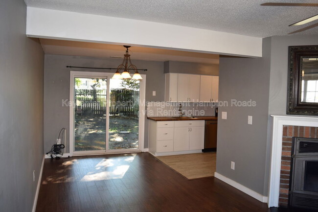 Photo - 1905 Devonwood Common