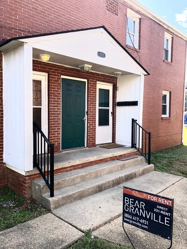 Building Photo - Can't beat this price- walk to the Fan and... Unit 1903-A