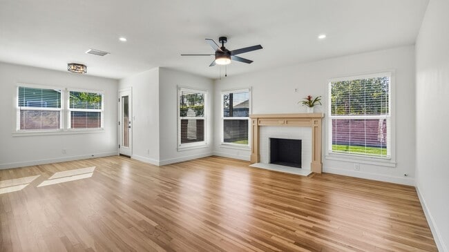 Building Photo - Beautifully Updated 3 bedroom Anaheim home!