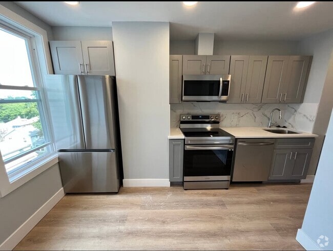 Building Photo - 31 Faywood Ave Unit 2 Rental