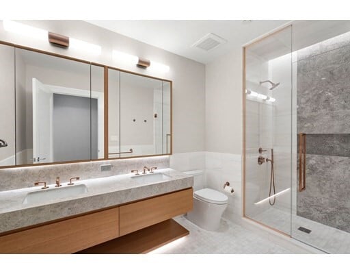 Photo - 45 Temple St