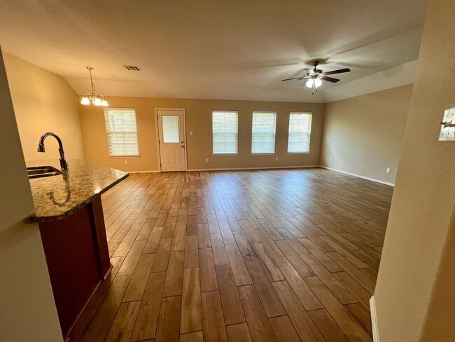 Photo - 601 Ridge Point Dr