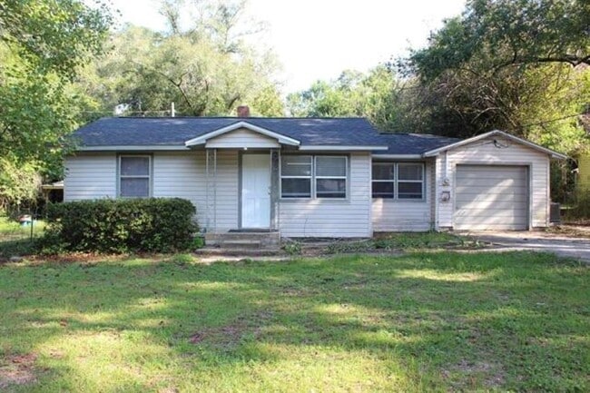 Building Photo - 2900 Gerald Dr