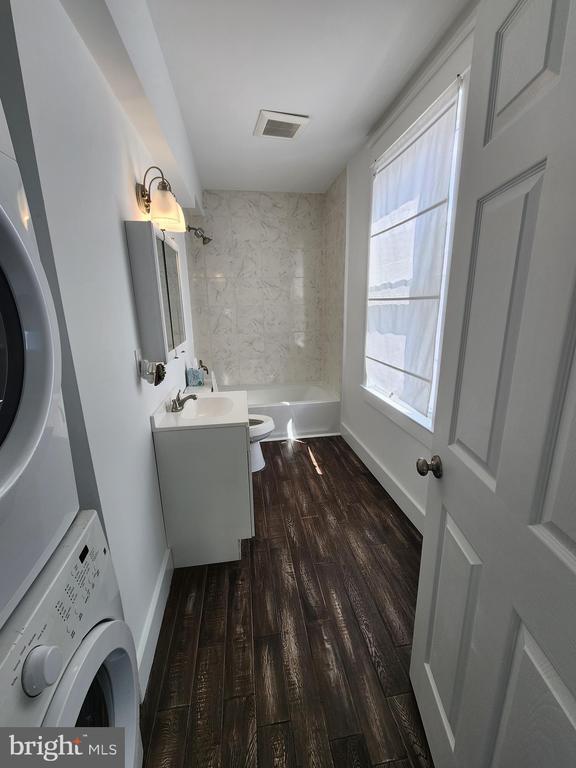 Photo - 1908 Darby Rd Unit 2