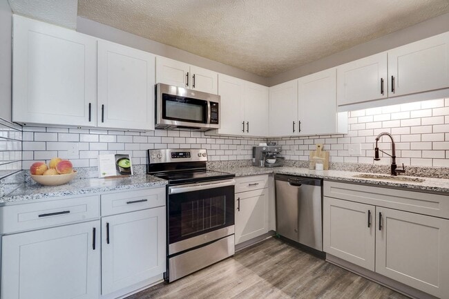 Photo - Augusta Square