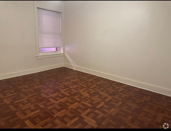 Building Photo - 27 E Main St Rental