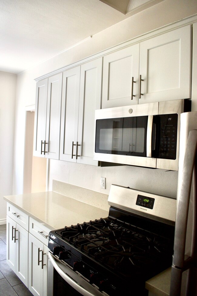 Photo - 336 N Ogden Dr Unit 336 Lower  Right