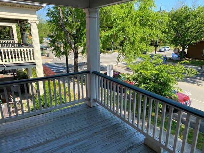 Building Photo - 3551 Grove Ave Unit Apt #2