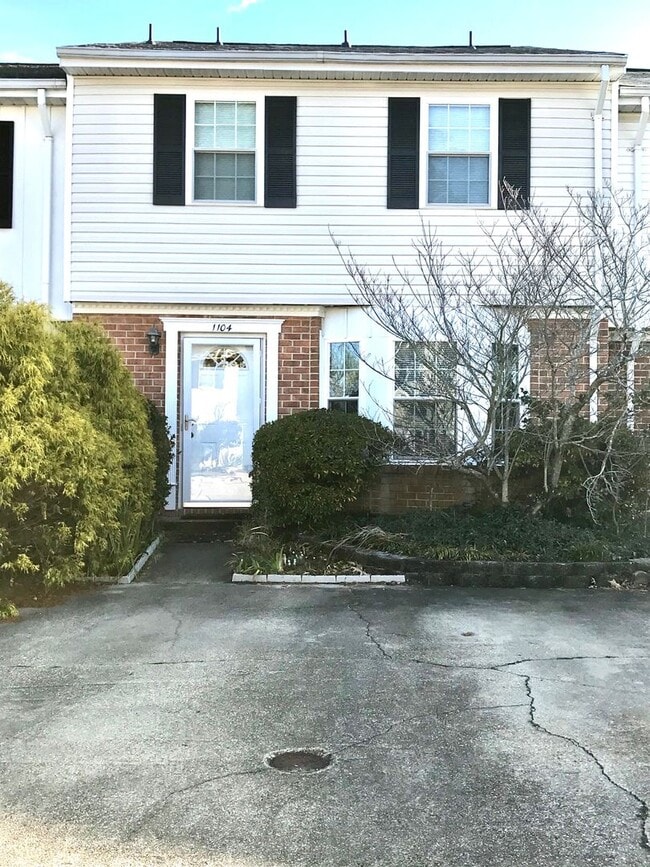 Building Photo - Charming 3-Bedroom Townhome in VB "ASK ABO...