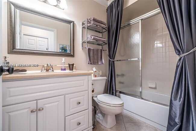221 Waterside Dr Unit 221