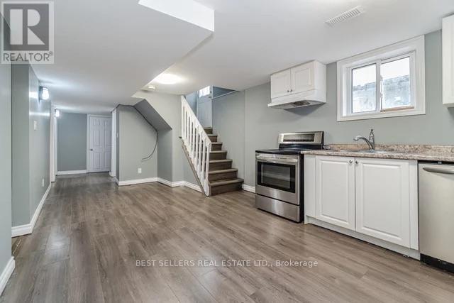 Photo - 541 Oakwood Ave