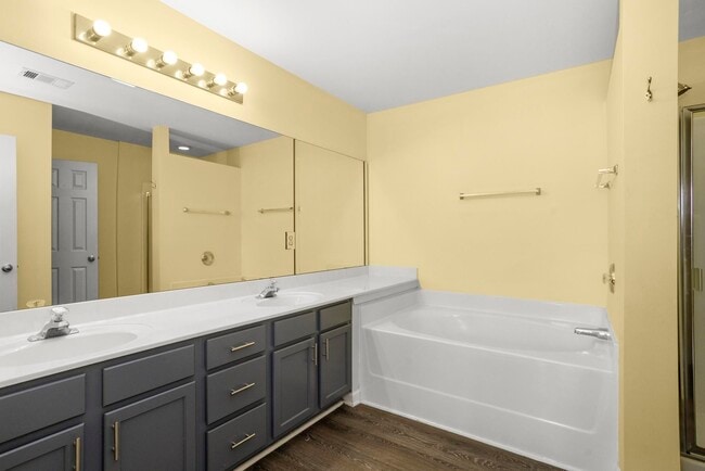 Photo - 27 Fawn Creek Pass