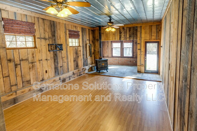 Photo - 4372 S Carothers Rd House