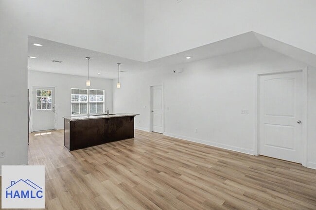 Photo - 881 Grayson Ave