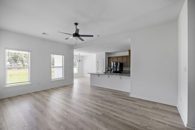 Photo - 186 Southgate Dr
