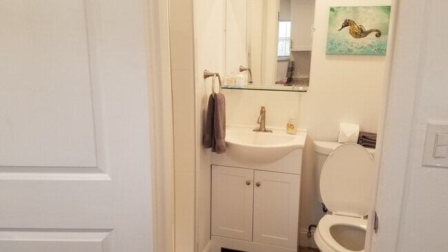 Photo - 254 40th St N