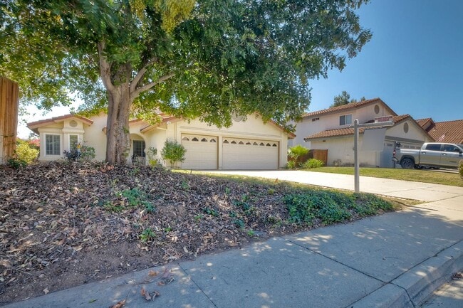 Photo - Escondido Beautiful Single Level Home w/3 Car and Solar