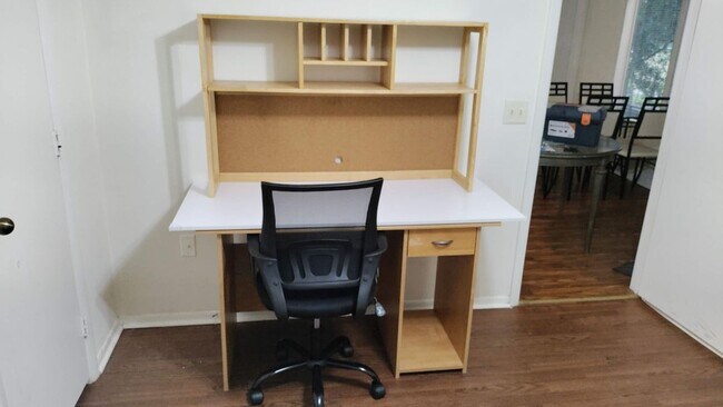 Photo - 4000 SW 23rd St