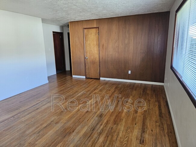 Photo - 626 NE Anderson St