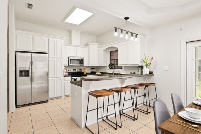 Photo - Bright Spacious Home with Charm For Rent!
