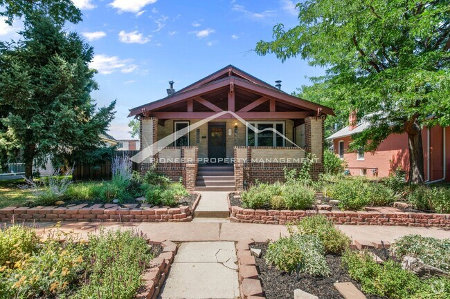 Building Photo - Lovely 3 bedroom home in the Highlands Nei...