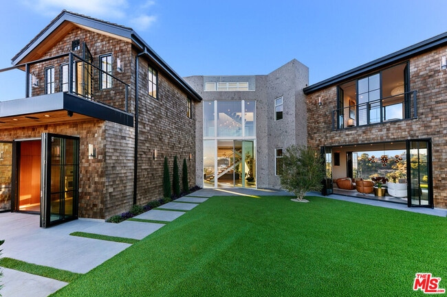 Photo - 2020 Cyprean Dr