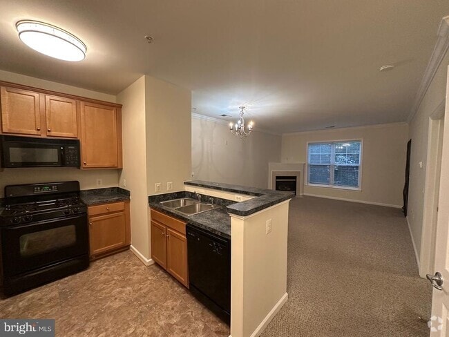 Building Photo - 3820 Lightfoot St Unit 217 Rental