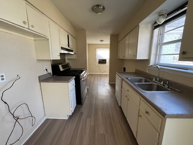 Photo - Renovated 3 Bedroom 1 Bath Home with 1 Car Garage for Rent!