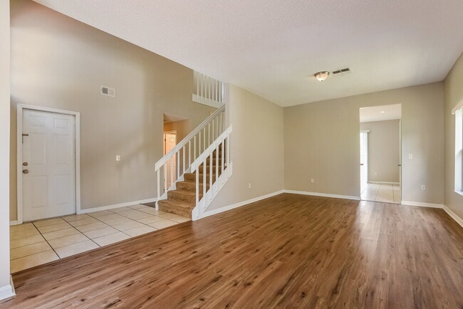 Photo - 249 Lancer Oak Dr