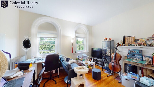 Building Photo - 1071 Beacon St Rental