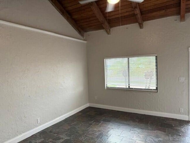 Photo - 103 NE 28th St