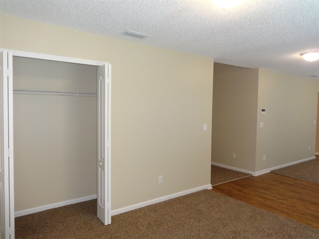 Photo - 6685 Southern Oaks Dr