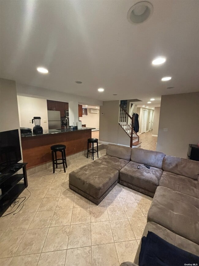 Photo - 50-37-50195 195th St