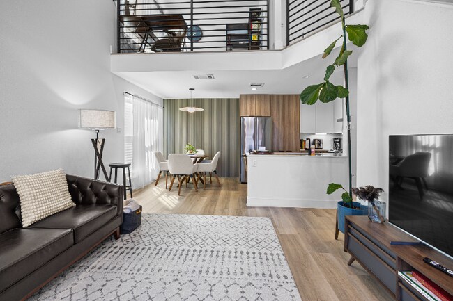 Photo - 1903 Albury Cove