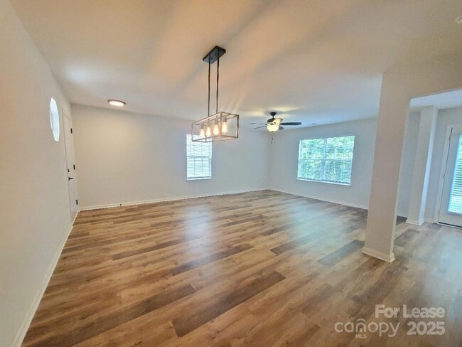 Photo - 5709 Kelden Walker Ln