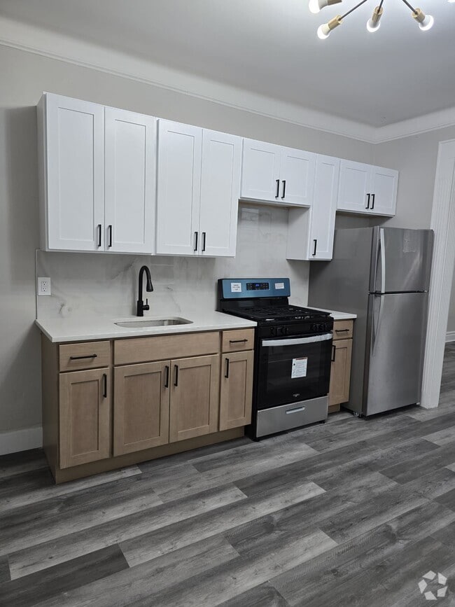 Building Photo - 212 Custer Ave Rental