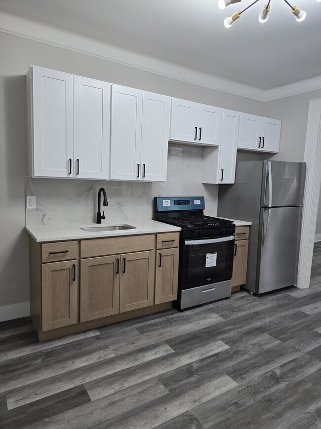 Photo - 212 Custer Ave Apartments