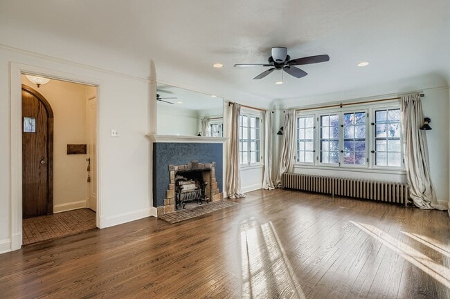 Photo - 1655 Jasmine St