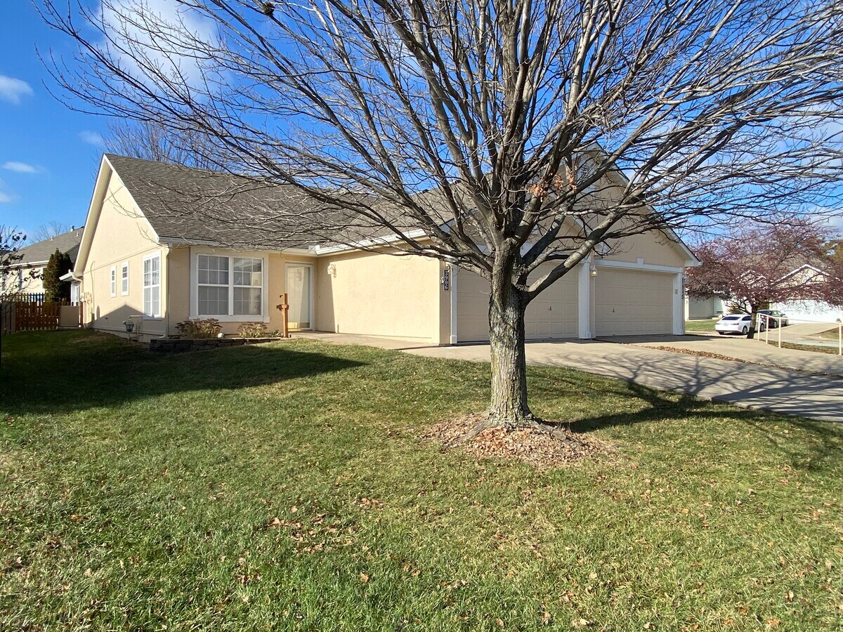 Photo - 3906 SW Chartwell Ct