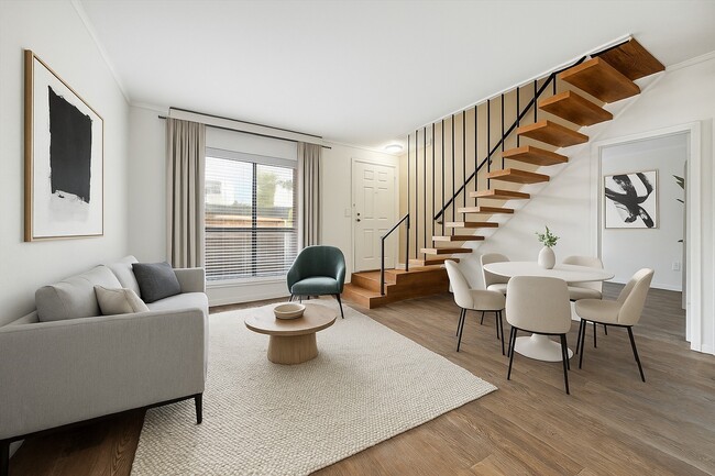 Building Photo - 811 Threadneedle St Unit True