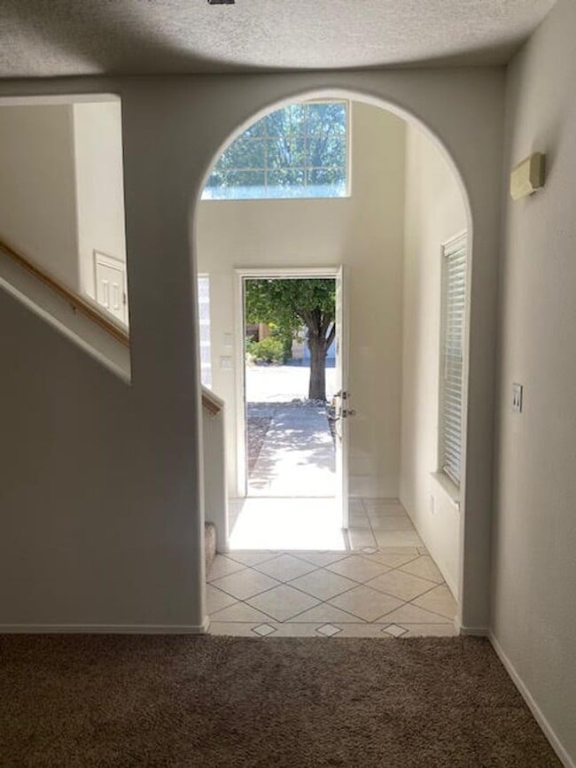 Photo - Spacious Two Story Home in the NE Heights ...