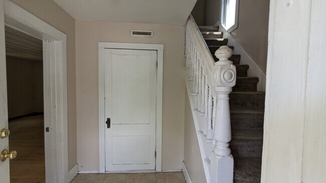 Photo - 326 E Hickory St