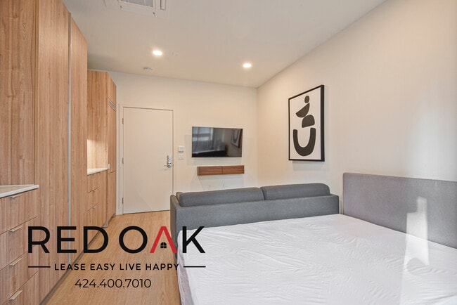 Building Photo - 7810 Topanga Canyon Blvd Unit 239B Rental