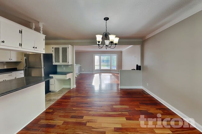 Photo - 433 1st St NW