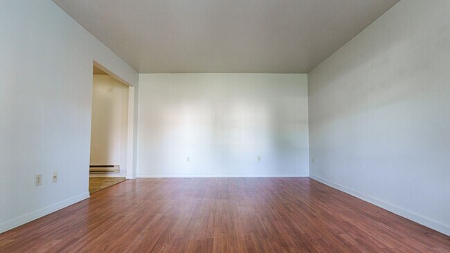 Photo - Riverbend Apartments