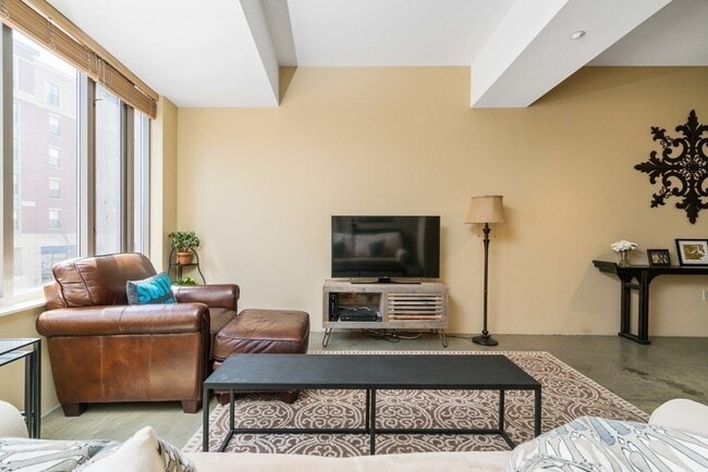 Photo - 1313 Washington St Unit 211