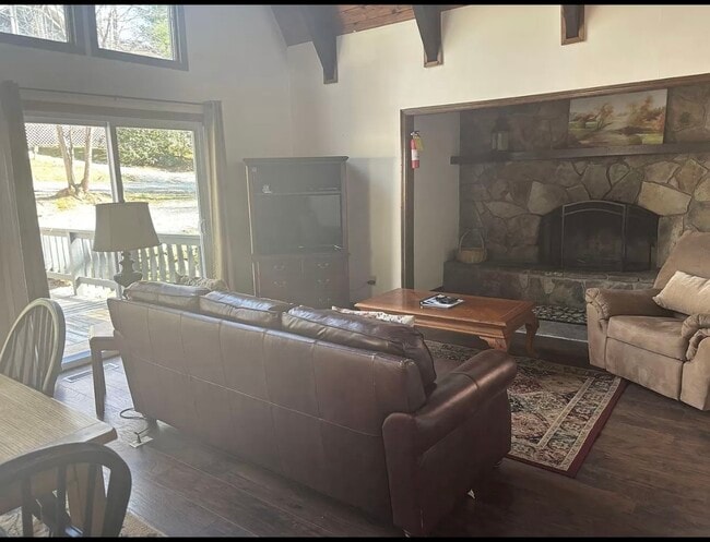 Photo - 680 Chalet Village Dr