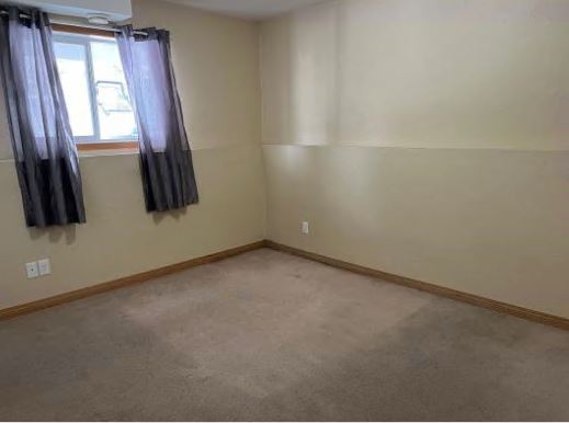 Photo - 2 Bed 1 Bath Lower unit - Closer to Downtown Unité B