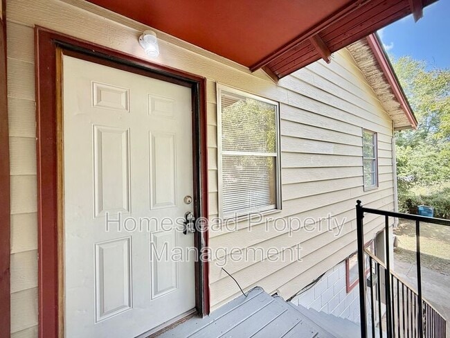 Building Photo - 444 1/2 E Babb Dr Rental