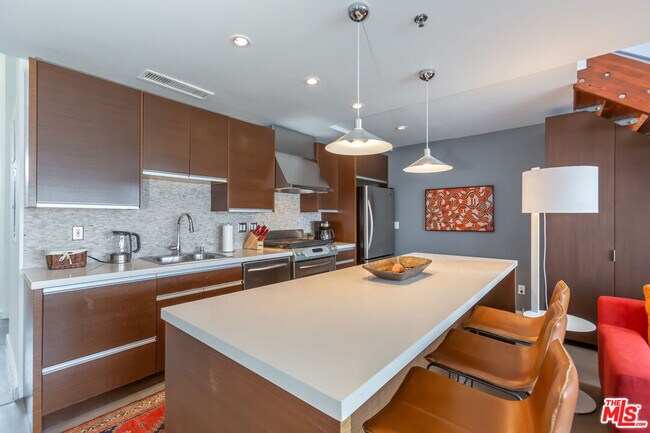 Photo - 615 Hampton Dr Unidad A304